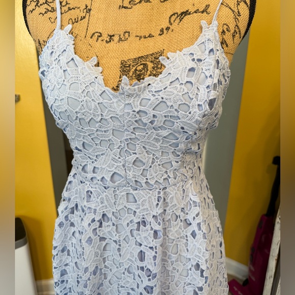 Lace A-Line Midi Dress in Light Blue - Picture 3 of 9